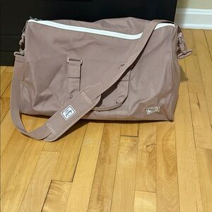 Herschel Supply Company Duffel Bag in Dusty Rose